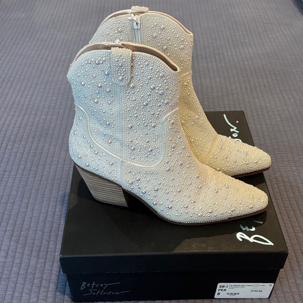 Betsy Johnson Diva Western Short Boot